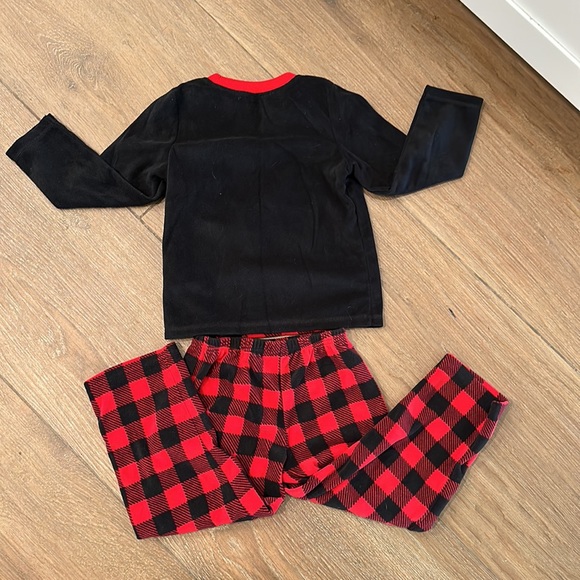 Just one you pajamas. Size 4. Unisex. - Picture 3 of 3